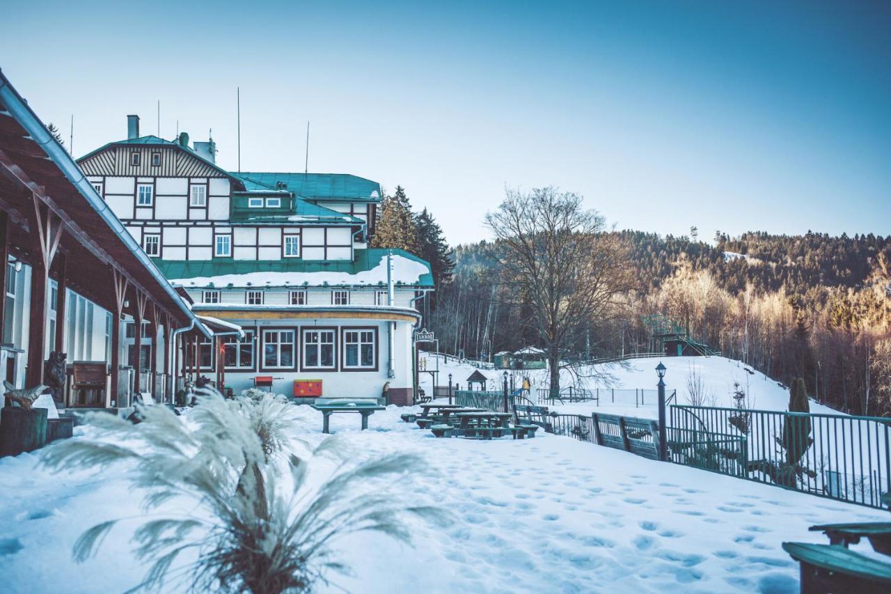 Retro Hotel Pod Zvicinou Била-Тремешна Экстерьер фото